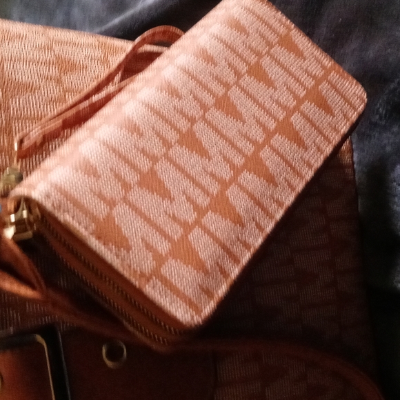 Hand bag - Picture 2 of 2